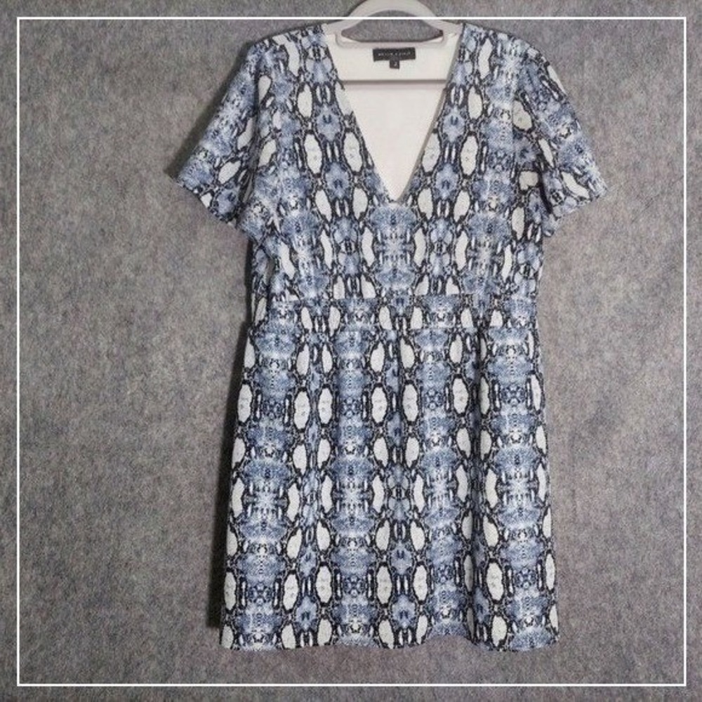 Slate & Willow Women Dress L Blue Snake V Neck Short Sleeve Boho Resort Vacation